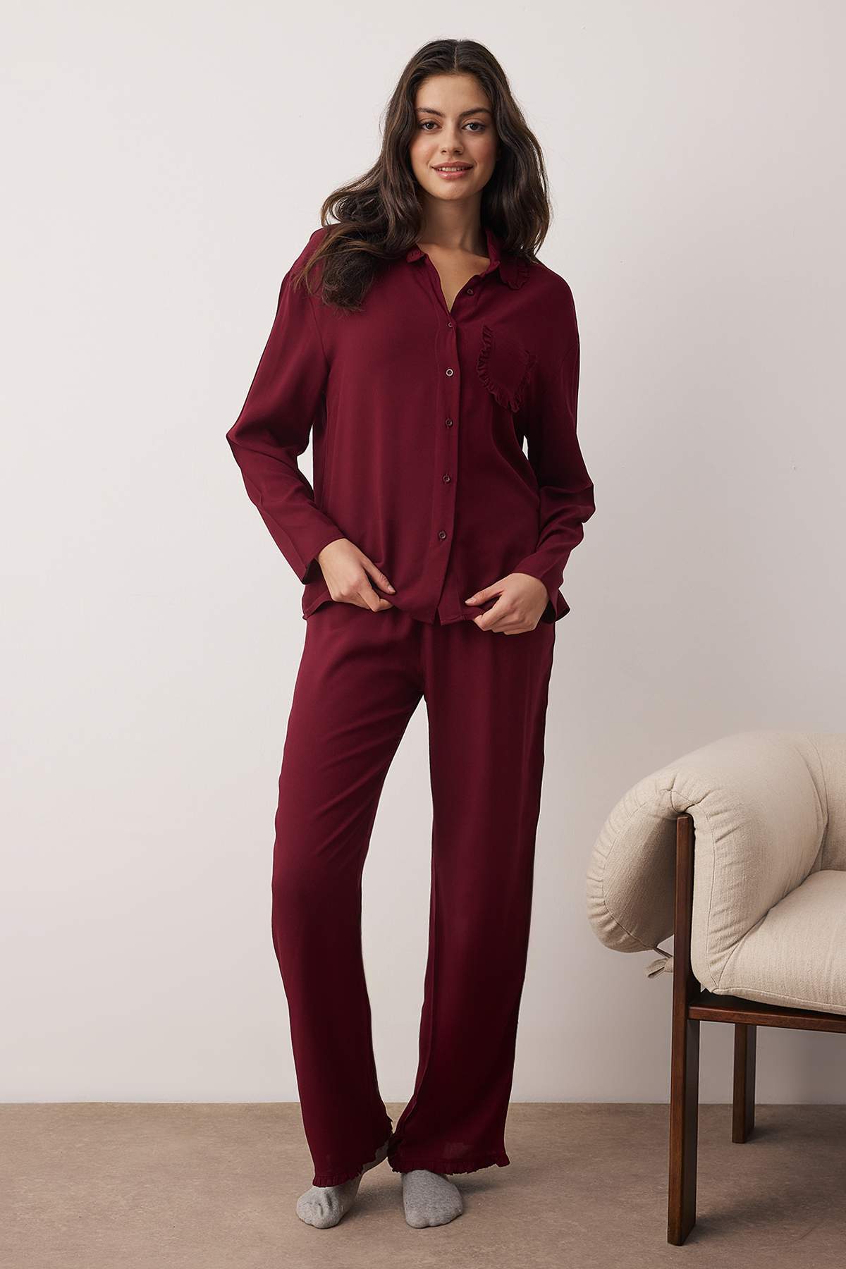 Trendyolmilla Mürdüm Fırfırlı Cep Detaylı Viskon Dokuma Pijama Takımı THMAW25PT00146 Main image