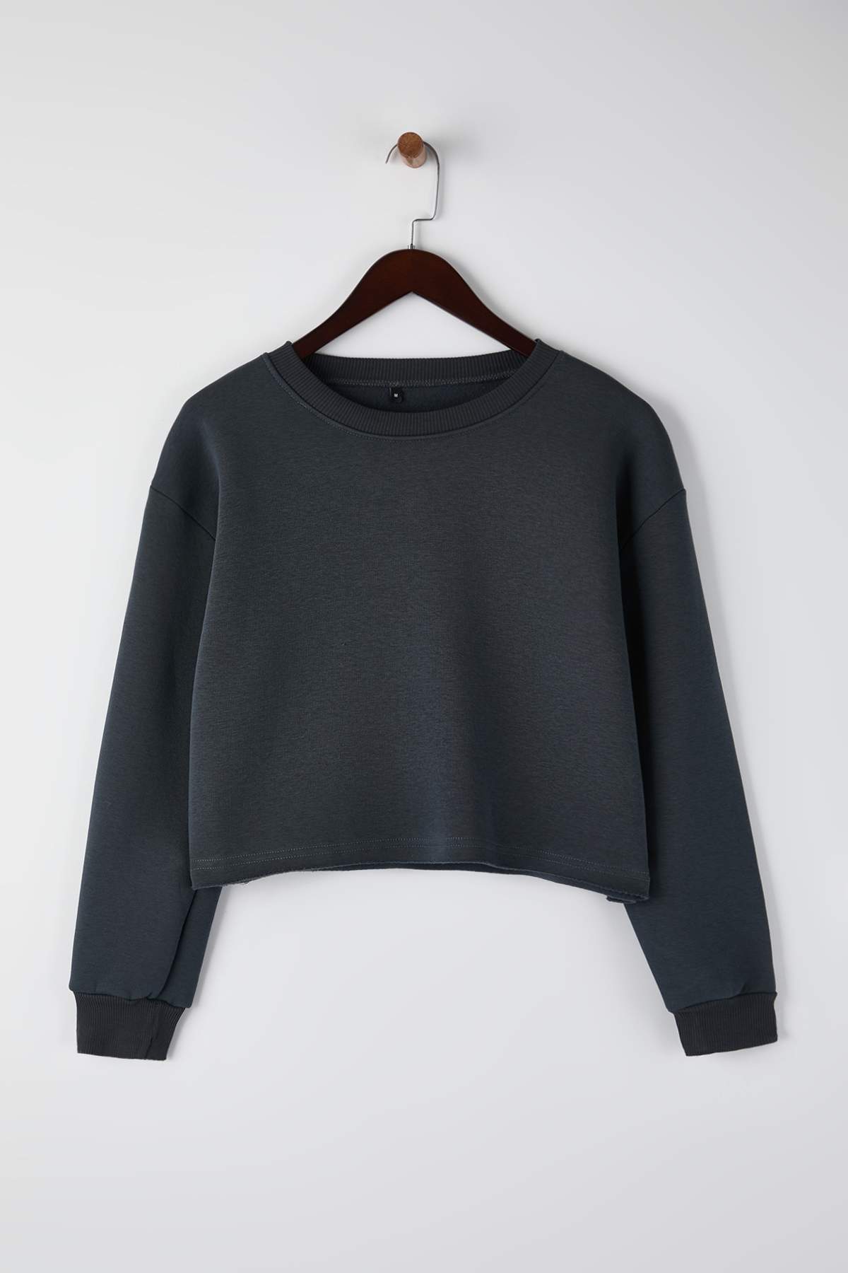 Trendyolmilla Siyah Kalın İçi Polarlı Bisiklet Yaka Crop Örme Sweatshirt TWOAW26SW00093