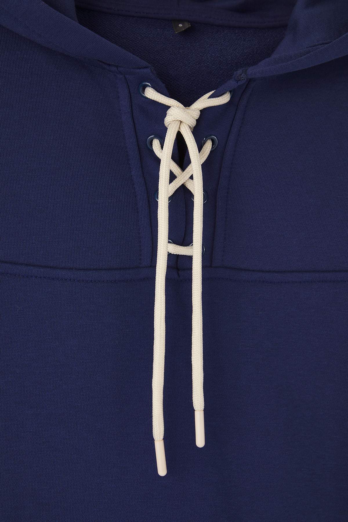 Trendyolmilla Lacivert Bağlama Detaylı Oversize/Geniş Kalıp Örme Sweatshirt TWOAW26SW00053