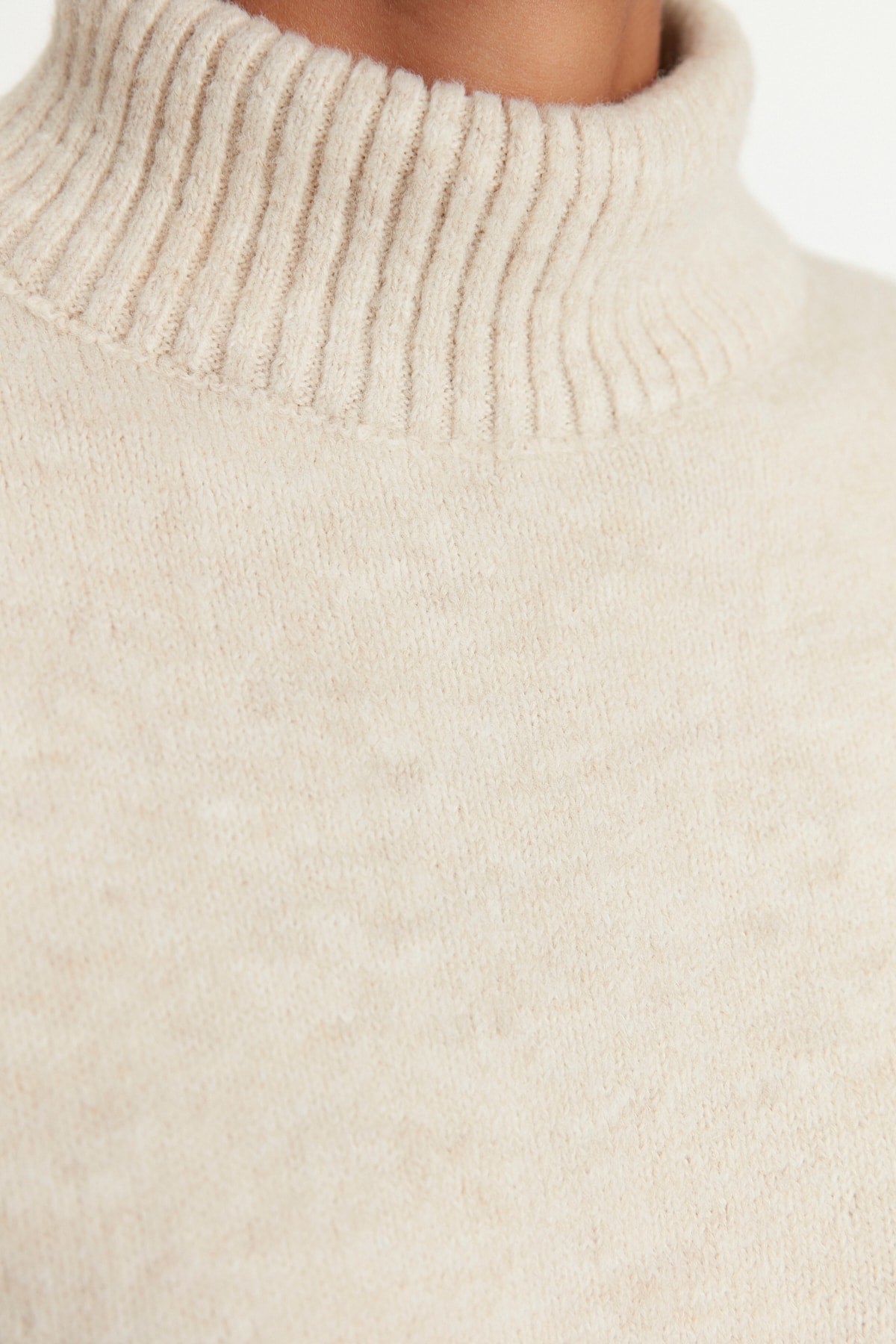 Trendyolmilla Taş Geniş Kalıp Yumuşak Dokulu Triko Kazak TWOAW23KZ00469