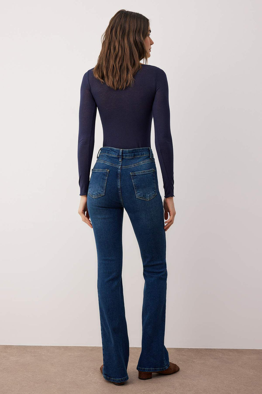 Trendyolmilla More Sustainable Koyu Mavi Yüksek Bel Orta Esnek Flare İspanyol Paça Jeans TWOSS23JE00063