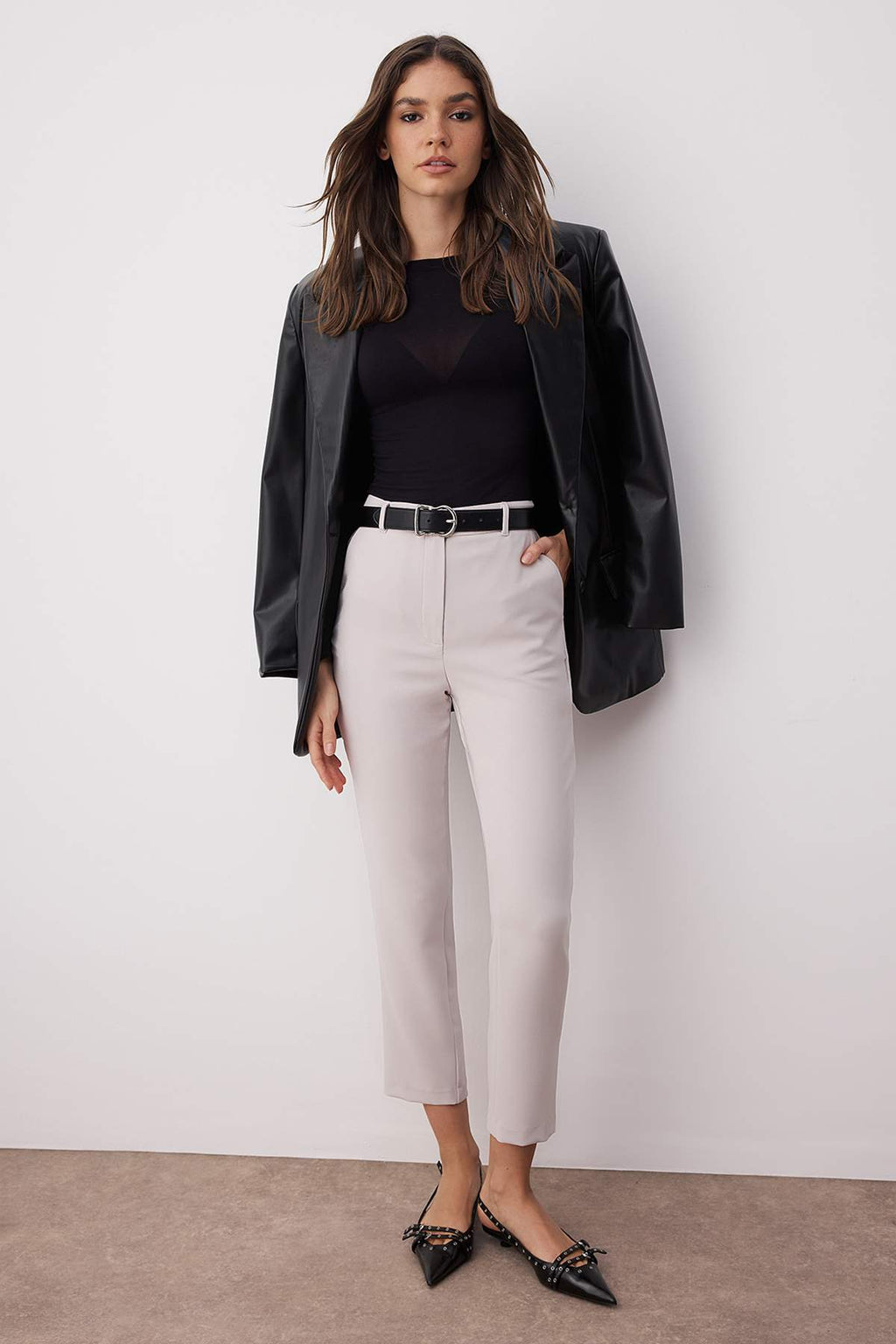 Trendyolmilla Siyah Basic Cigarette Dar Paça Dokuma Kumaş Pantolon TWOSS19ST0038