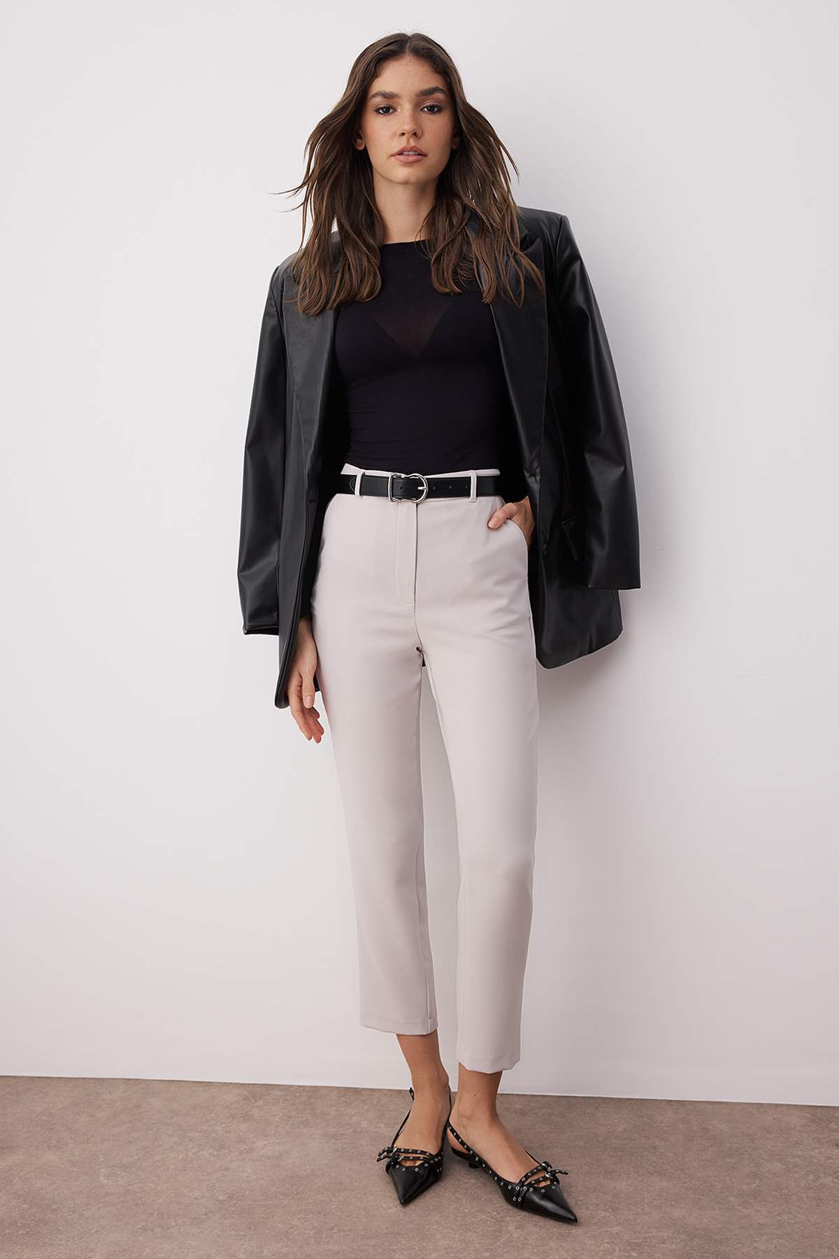 Trendyolmilla Siyah Basic Cigarette Dar Paça Dokuma Kumaş Pantolon TWOSS19ST0038