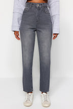 Trendyolmilla Beyaz Yüksek Bel Mom %100 Pamuk Non-Stretch Jeans TWOAW24JE00076