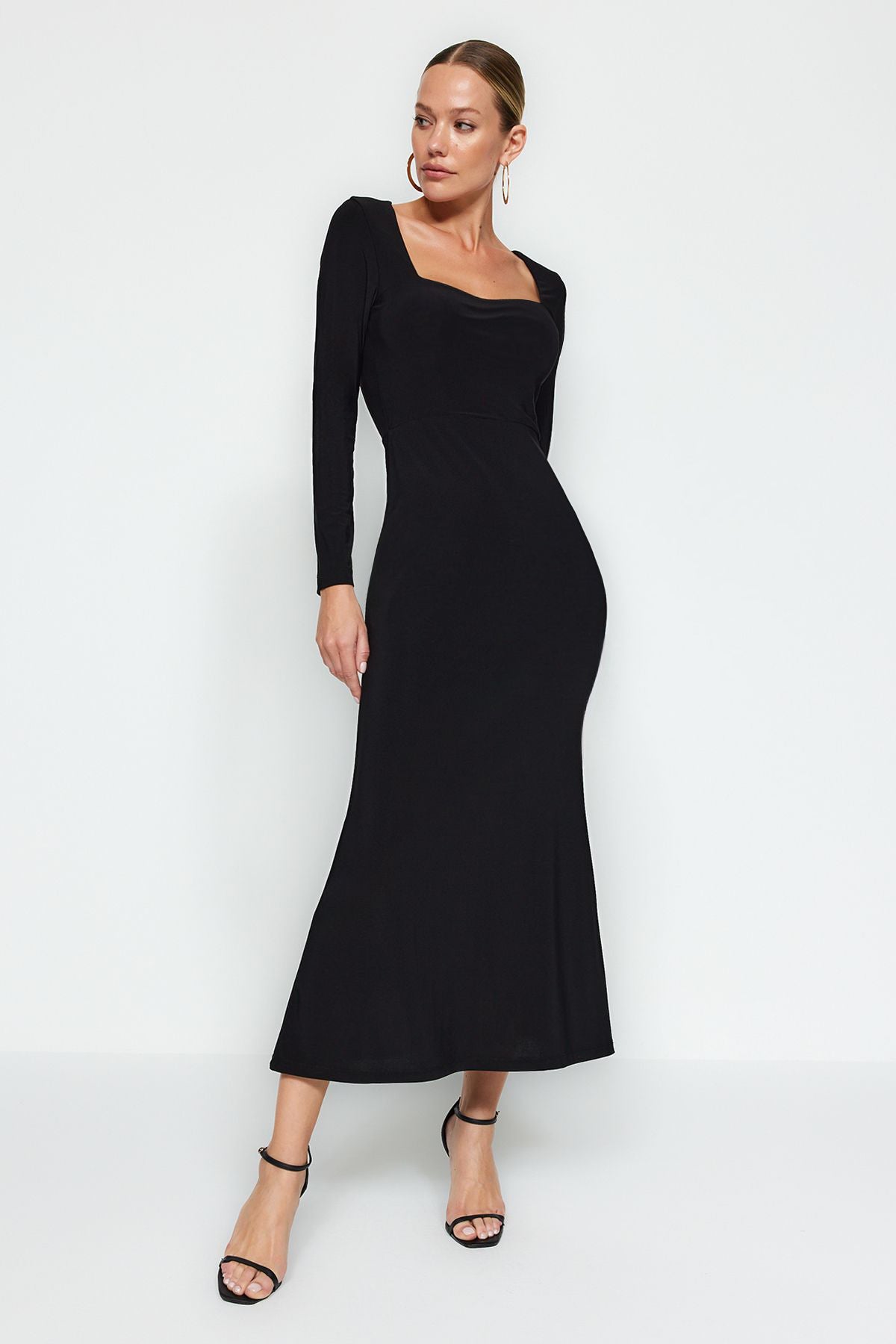 Trendyolmilla Bordo Maxi Volanlı Kare Yaka Fitted/Vücuda Oturan Maxi Esnek Örme Elbise TWOAW24EL00613