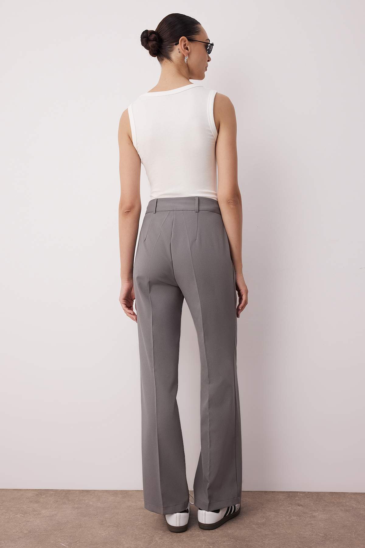 Trendyolmilla Indigo Straight/Düz Kesim Yüksek Bel Nervür Dikişli Dokuma Pantolon TWOSS21PL0093