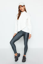 Kaymak Beyazı Pamuklu Fermuar Detaylı Dik Yaka Örme Spor Sweatshirt TWOAW22SW0187