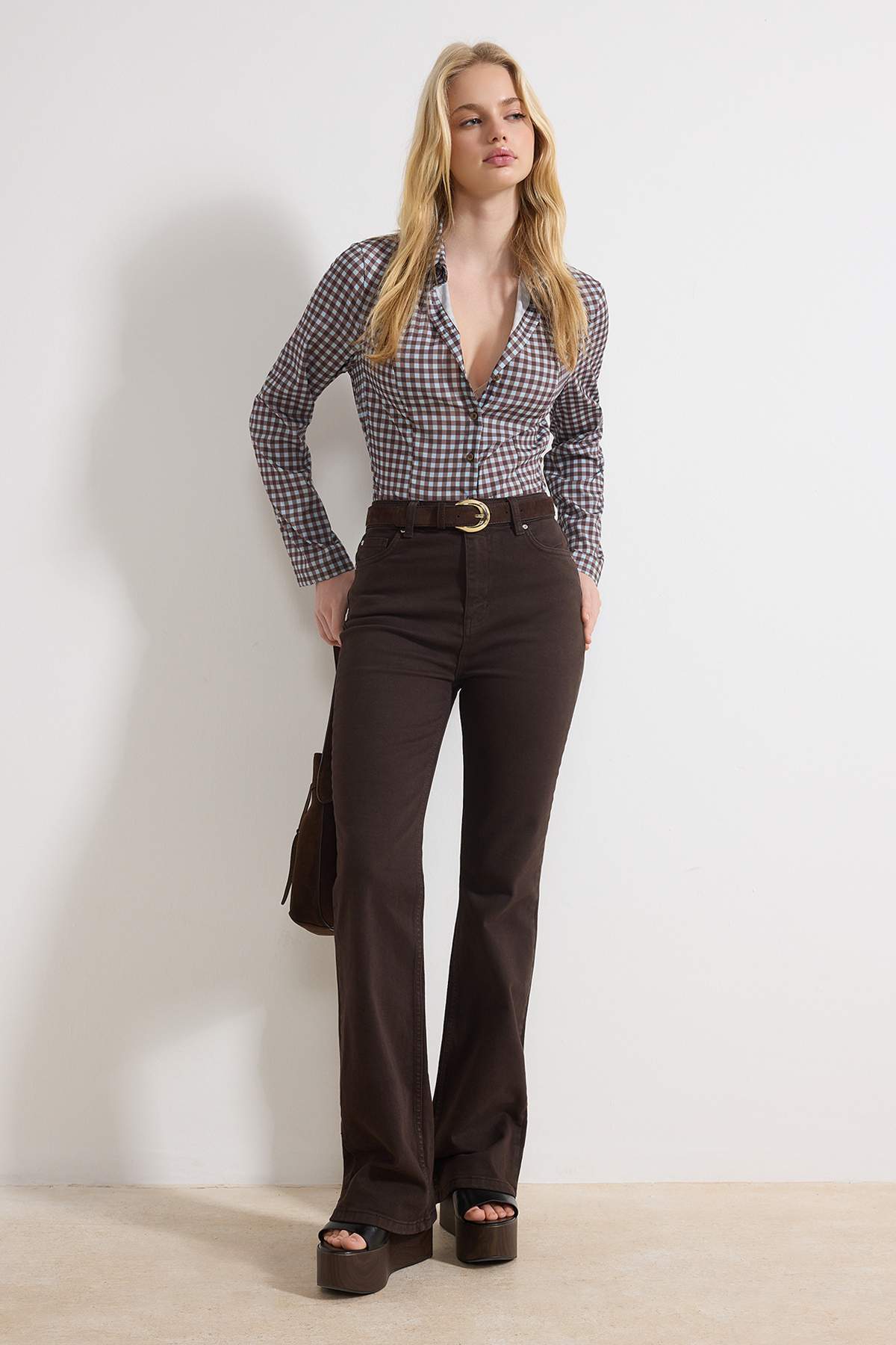 Trendyolmilla Mavi Yüksek Bel Comfort/Esnek Flare İspanyol Paça Jeans TWOSS25JE00101