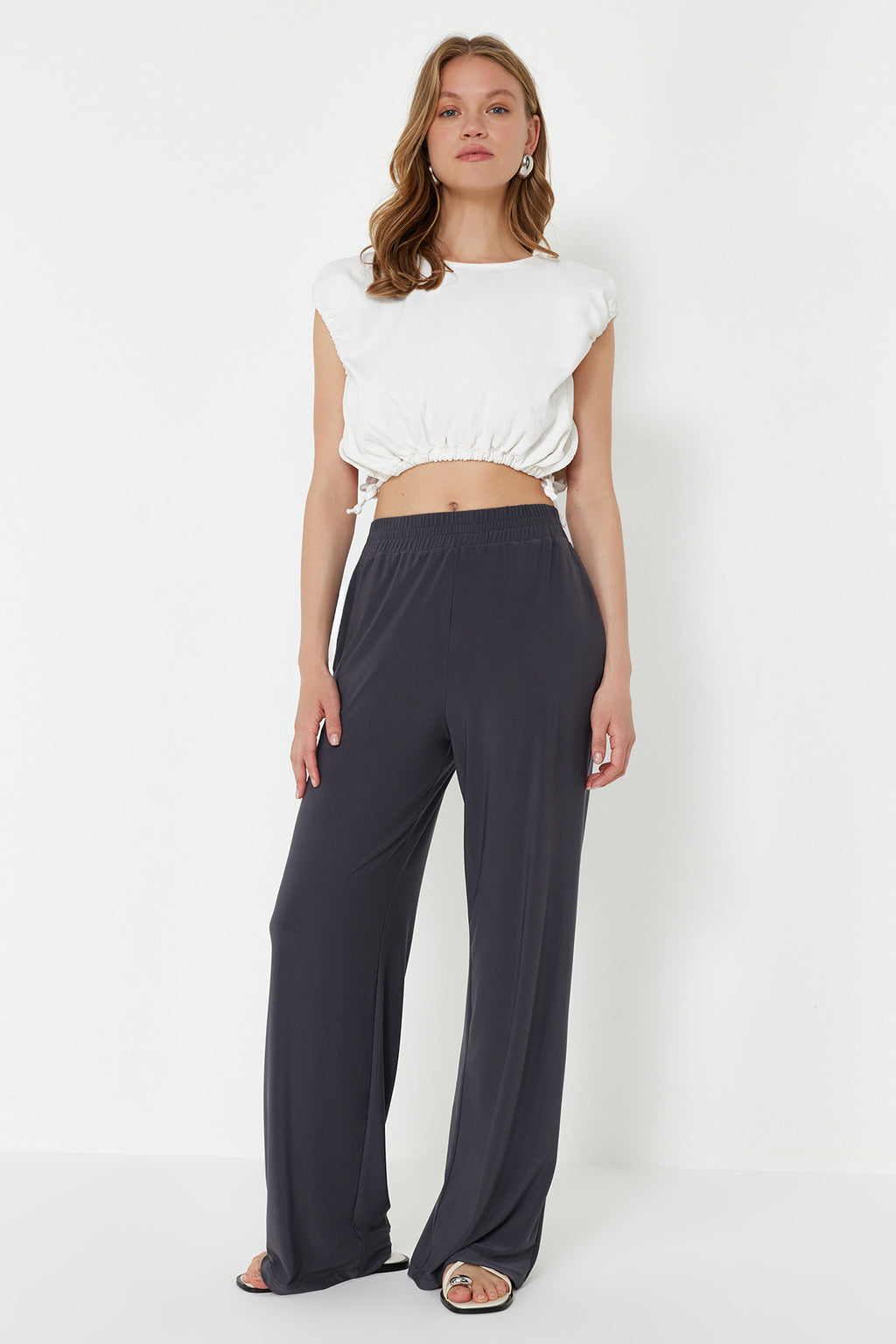 Trendyolmilla Antrasit Wide Leg/Rahat Kesim Yüksek Bel Esnek Pantolon TWOSS23PL00129