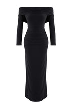 Trendyolmilla Limited Edition Siyah Büzgülü Carmen Yaka Esnek Maxi Örme Elbise TWOAW26EL00112