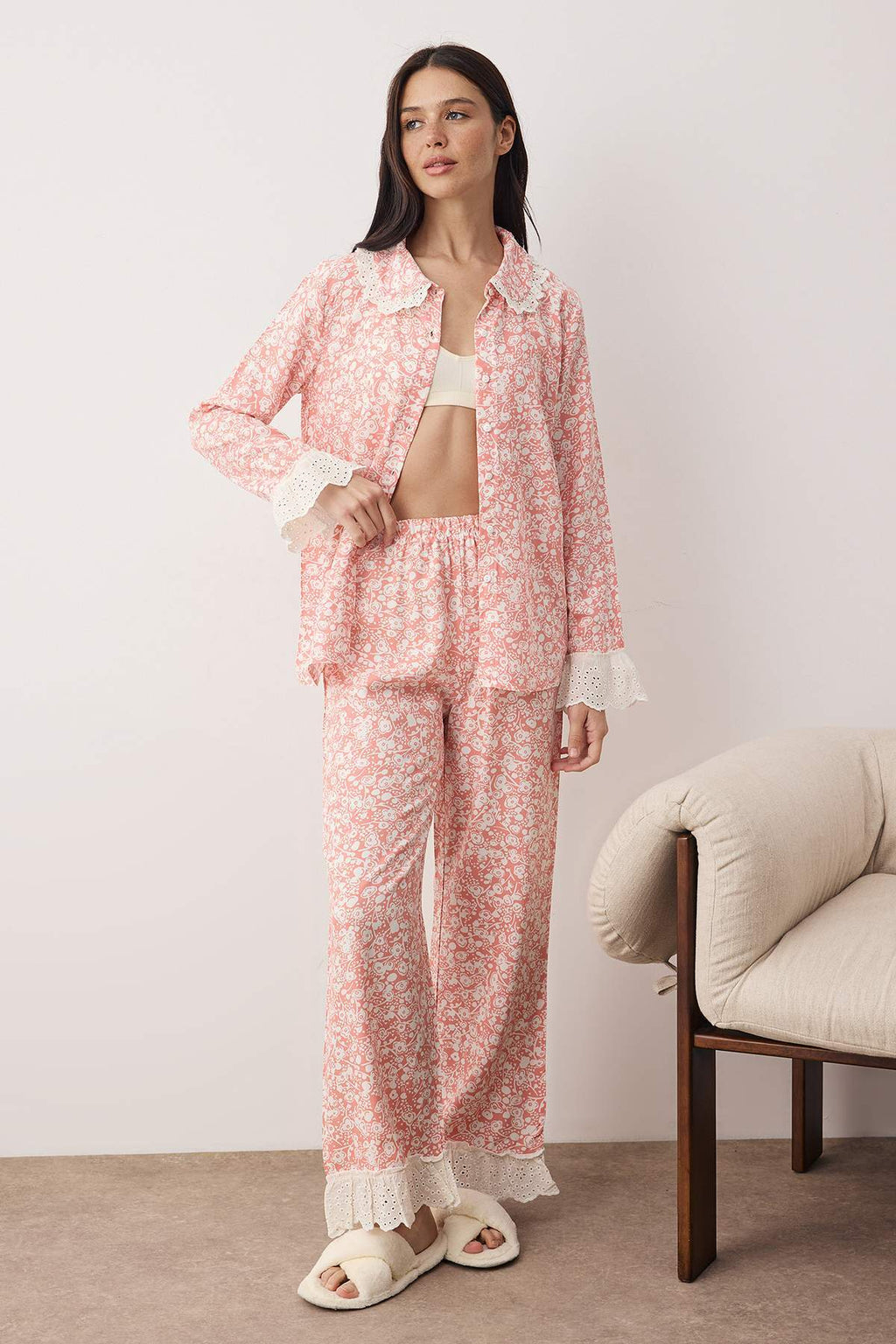 Trendyolmilla Mavi Çiçekli Viskon Dokuma Pijama Takımı THMAW26PT00185