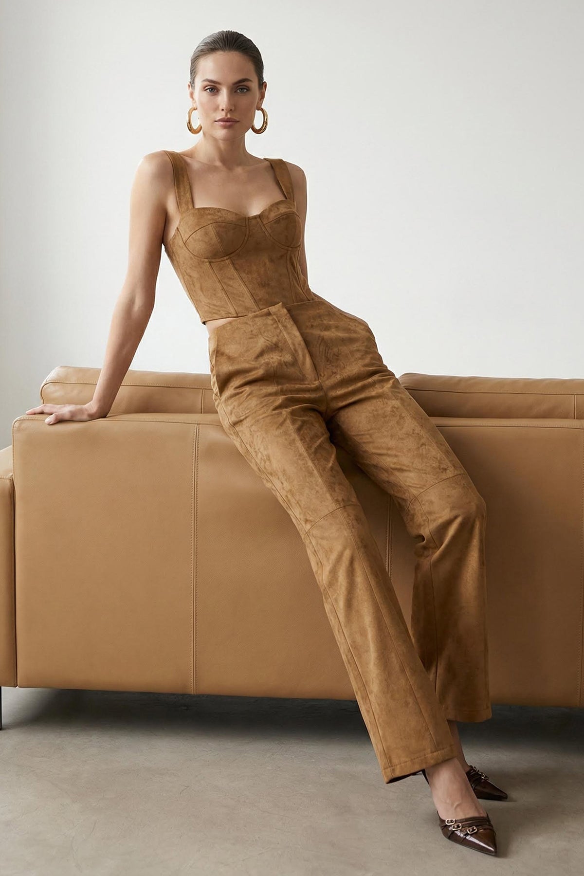 EXCLUSIVE Özel Koleksiyon Kahverengi Flare Bootcut Suni Süet Pantolon TWOAW26PL00117 Main image