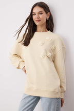 Taş Kalın Şardonsuz Aksesuar Çiçek Detaylı Oversize/Geniş Kesim Örme Sweatshirt TWOAW26SW00004