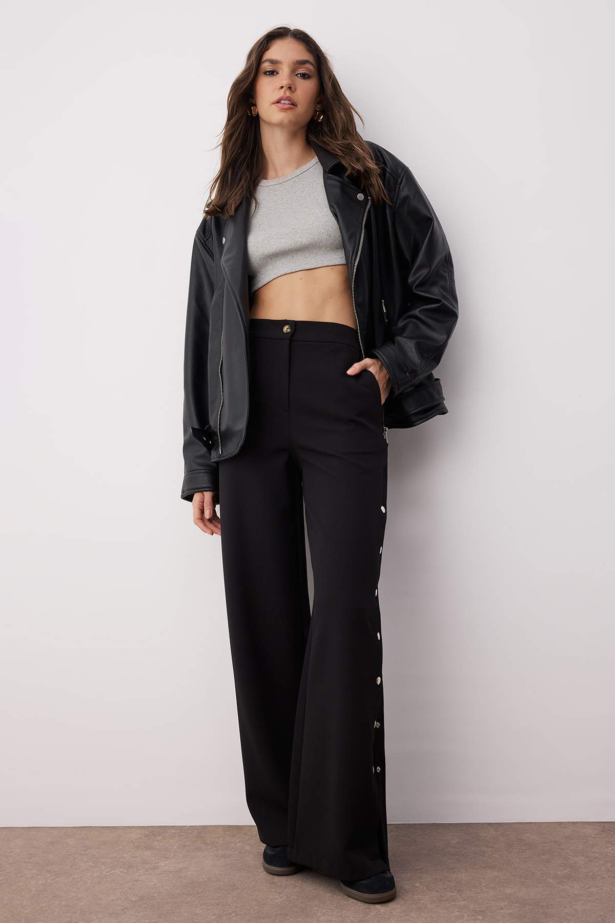 Trendyolmilla Taş Wide Leg/Geniş Paça Yanları Düğmeli Dokuma Kumaş Pantolon TWOSS20PL0398