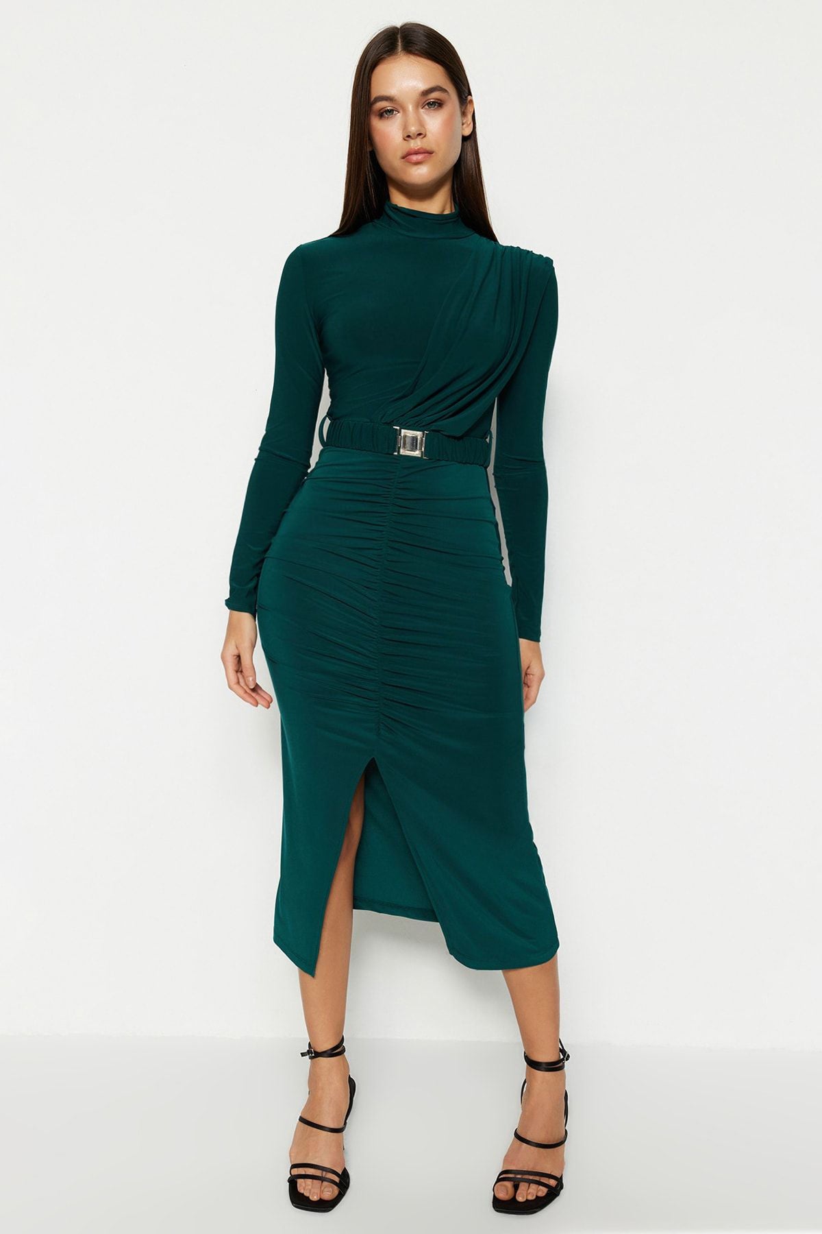 Trendyolmilla Siyah Fitted/Vücuda Oturan Dik Yaka Drapeli Kemerli Esnek Örme Kalem Elbise TWOAW22EL0434