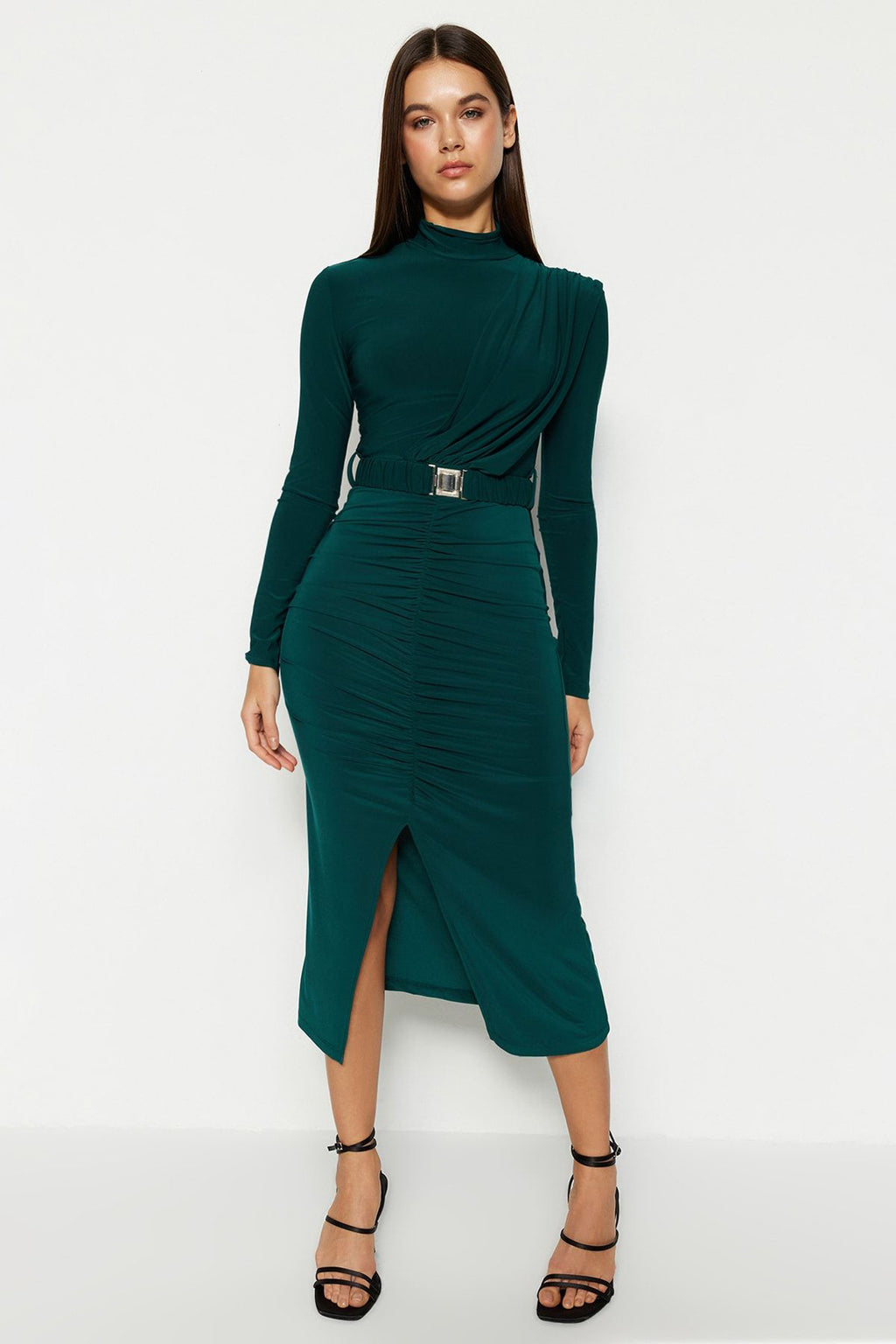 Trendyolmilla Siyah Fitted/Vücuda Oturan Dik Yaka Drapeli Kemerli Esnek Örme Kalem Elbise TWOAW22EL0434