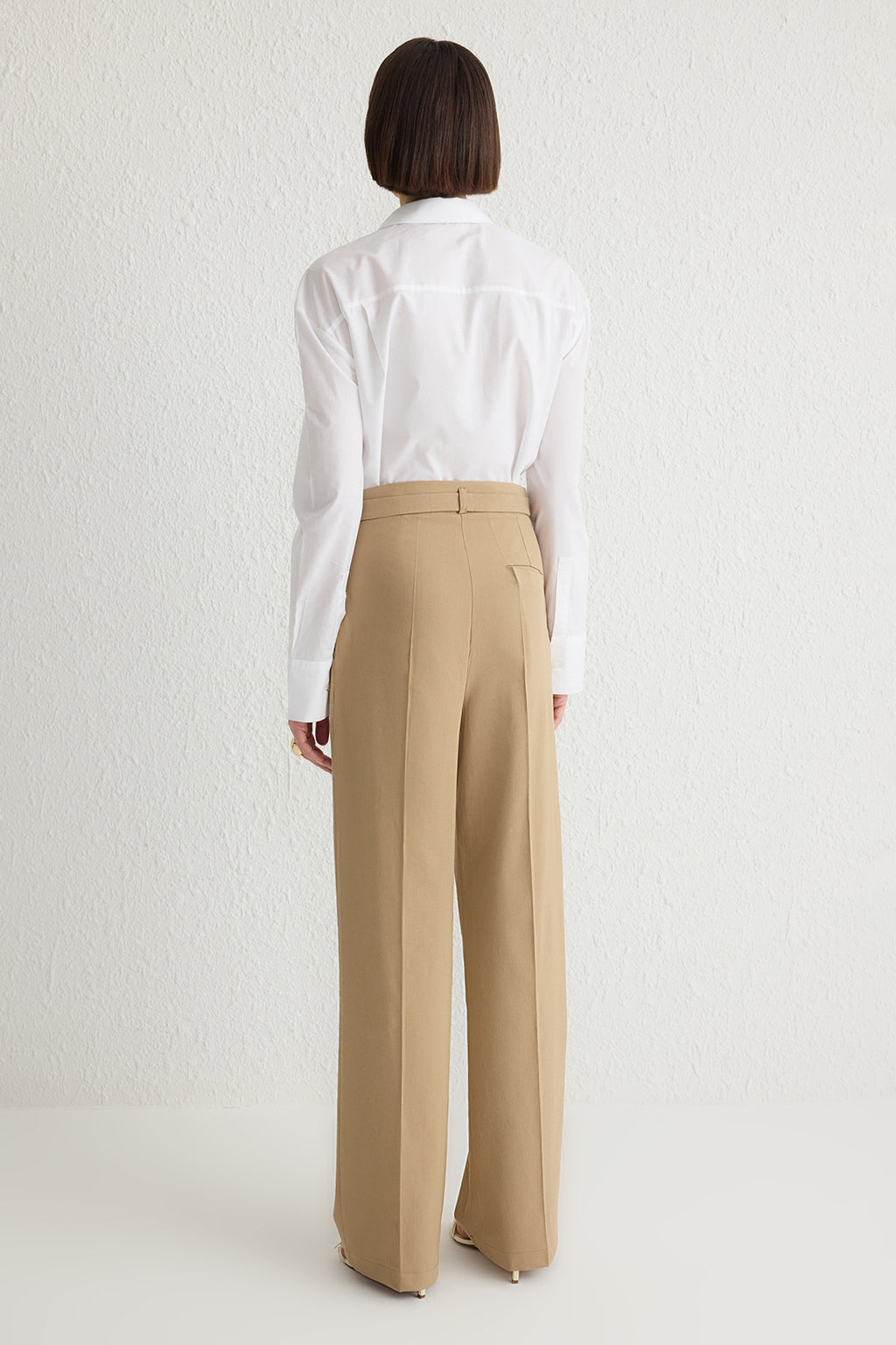 Trendyolmilla Bej Straight/Düz Kesim Kemer Detaylı Dokuma Pantolon TWOSS24PL00023