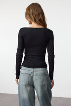 Trendyolmilla Yağ Yeşili Fitted/Vücuda Oturan Büzgü Detaylı Esnek Örme Bluz TWOAW25BZ00225