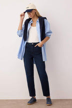 Trendyolmilla Gece Mavisi Yüksek Bel YENİ MOM %100 pamuk Non-Stretch Jeans TWOAW26JE00054