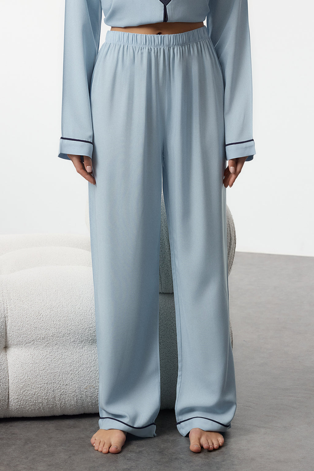 Trendyolmilla Bordo Kalp Nakışlı Biyeli Viskon Dokuma Pijama Takımı THMAW25PT00179