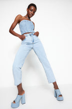 Trendyolmilla Açık Mavi Yüksek Bel Düz Kesim Straight %100 Pamuk Non-Stretch Jeans TWOSS23JE00089