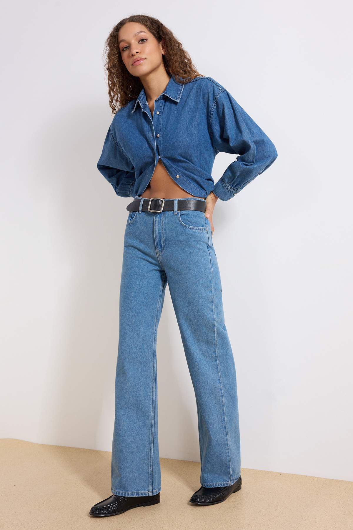 Trendyolmilla Koyu Mavi Yüksek Bel Wide Leg Geniş Paça %100 Pamuk Non-Stretch Jeans TWOSS23JE00068
