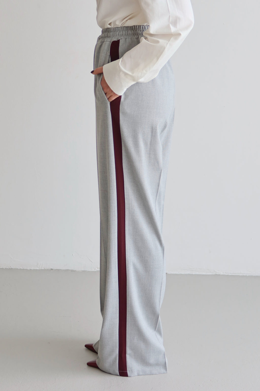 Trendyolmilla Siyah Bordo Çizgili Beli Lastikli Wideleg/Geniş Paça  Dokuma Pantolon TWOAW26PL00174