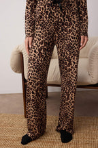 Trendyolmilla Çok Renkli Leopar Desenli Kurdele/Fiyonklu Biyeli Örme Pijama Takımı THMAW25PT00107