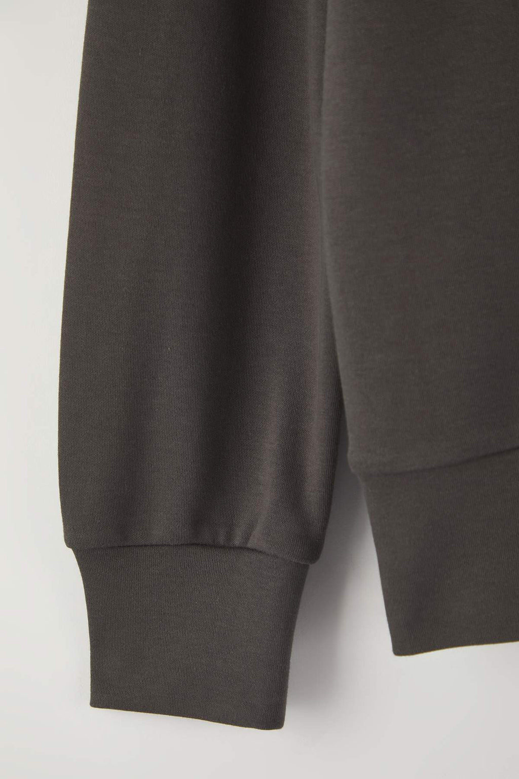 Trendyolmilla Ekru Renk Bloklu Polo Yaka Relaxed/Rahat Kalıp Örme Sweatshirt TWOAW26SW00043