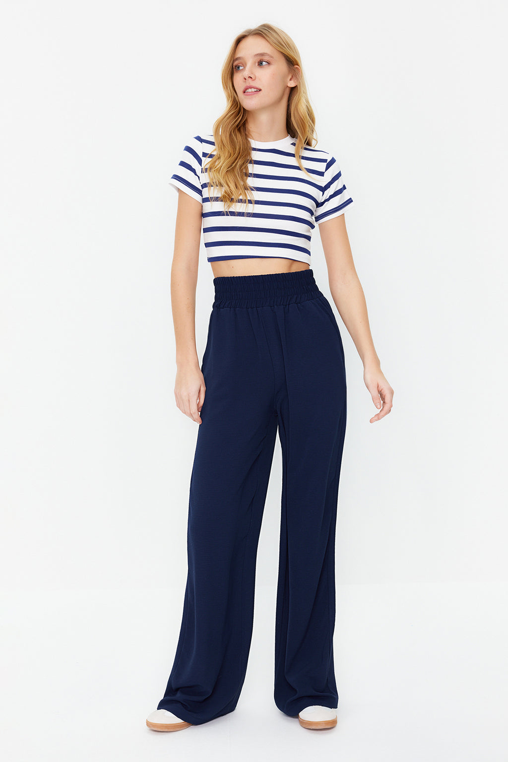 Trendyolmilla Lacivert Wide Leg/Geniş Paça Beli Lastikli Dokuma Pantolon TWOSS22PL00024