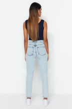 Trendyolmilla Siyah Yüksek Bel Mom %100 Pamuk Non-Stretch Jeans TWOSS23JE00085