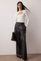 Trendyolmilla Kırmızı Cut Out Detaylı Vücuda Oturan Yumuşak Tuşeli Esnek Örme Bluz TWOAW26BZ00126