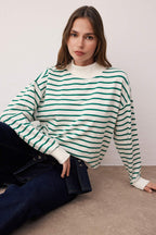 Trendyolmilla Zümrüt Yeşili Çizgili Oversize/Geniş Kalıp Örme Sweatshirt TWOAW26SW00102