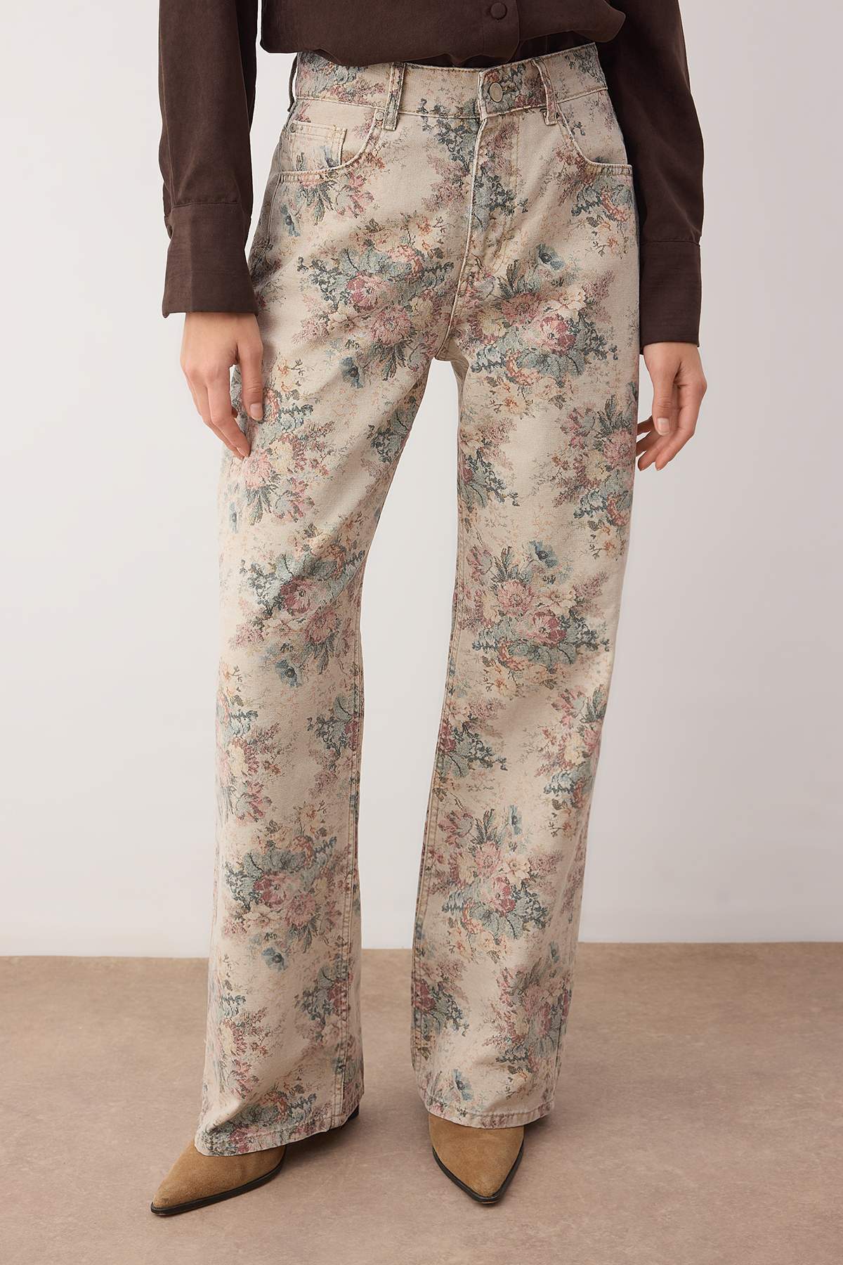 Çok Renkli Çiçek Desenli Yüksek Bel Wide Leg Jeans TWOAW26JE00246