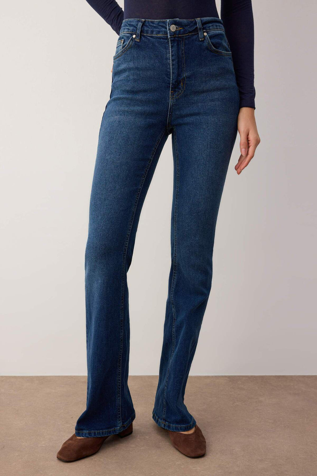 Trendyolmilla More Sustainable Koyu Mavi Yüksek Bel Orta Esnek Flare İspanyol Paça Jeans TWOSS23JE00063