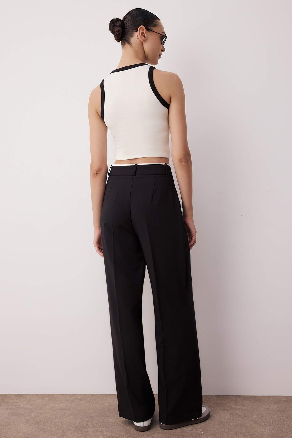 Trendyolmilla Koyu Kahverengi  Kemer Detaylı Wide Leg/Geniş Paça Dokuma Pantolon TWOAW24PL00341