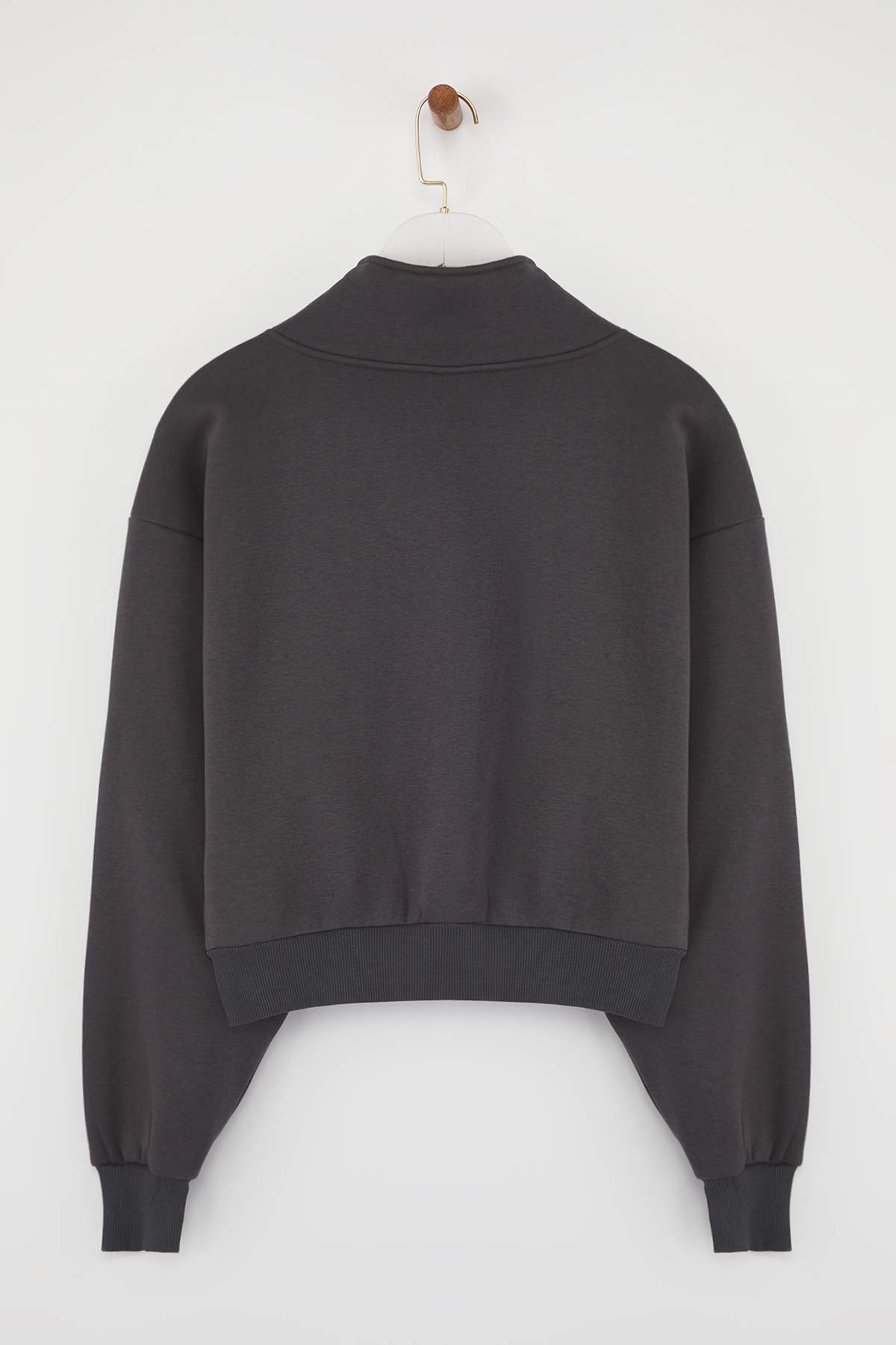 Trendyolmilla Siyah Rahat Kesim Crop Basic Fermuarlı Dik Yaka Kalın İçi Polarlı Örme Sweatshirt TWOAW24SW00221
