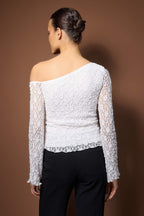 Trendyolmilla Ekru Dantel Asimetrik Yaka Fitted/Vücuda Oturan Örme Bluz TWOAW26BZ00036