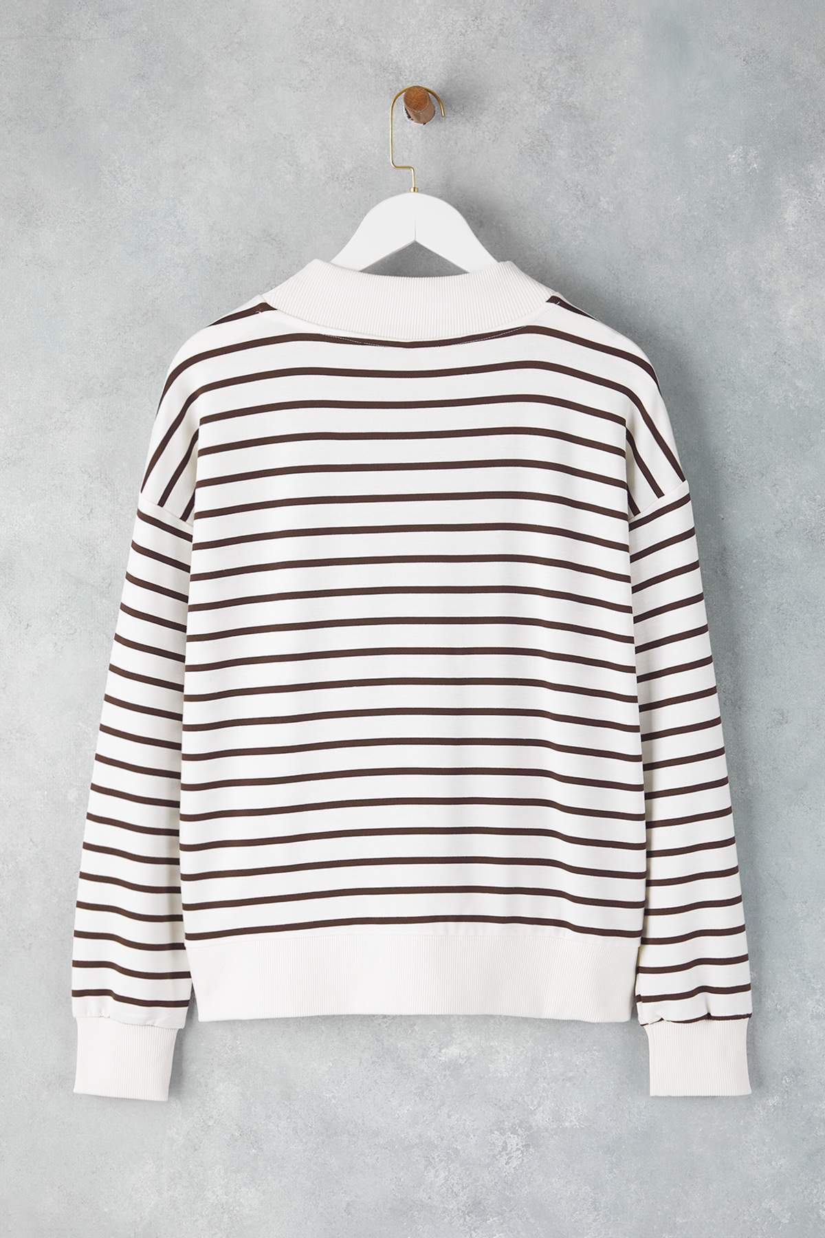Trendyolmilla Zümrüt Yeşili Çizgili Oversize/Geniş Kalıp Örme Sweatshirt TWOAW26SW00102
