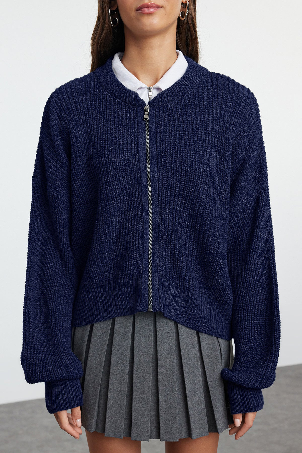 Trendyolmilla Indigo Geniş Kalıp Bomber Yaka Fermuarlı Triko Hırka TWOAW24HI00153