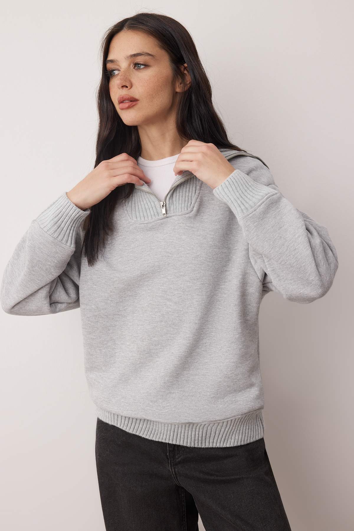Gri Triko Garnili Düz Relaxed/Rahat Kalıp Örme Sweatshirt TWOAW26SW00234 Main image