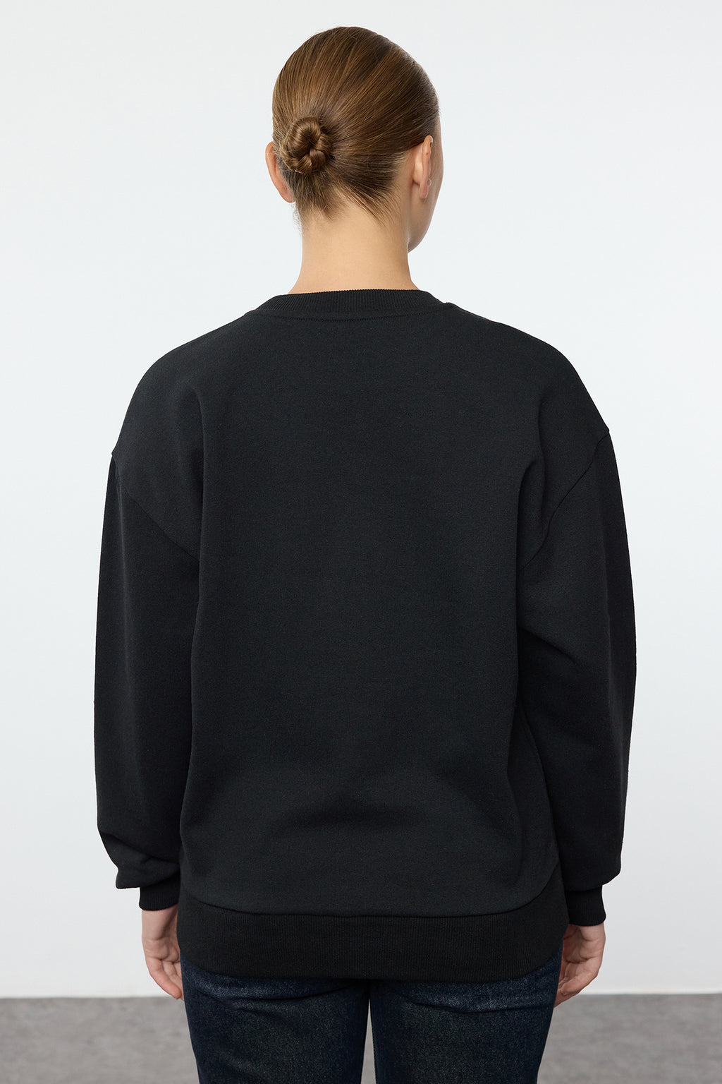 Trendyolmilla Siyah Animal Nakışlı Regular/Normal Kalıp Kalın İçi Polarlı Örme Sweatshirt TWOAW24SW00196