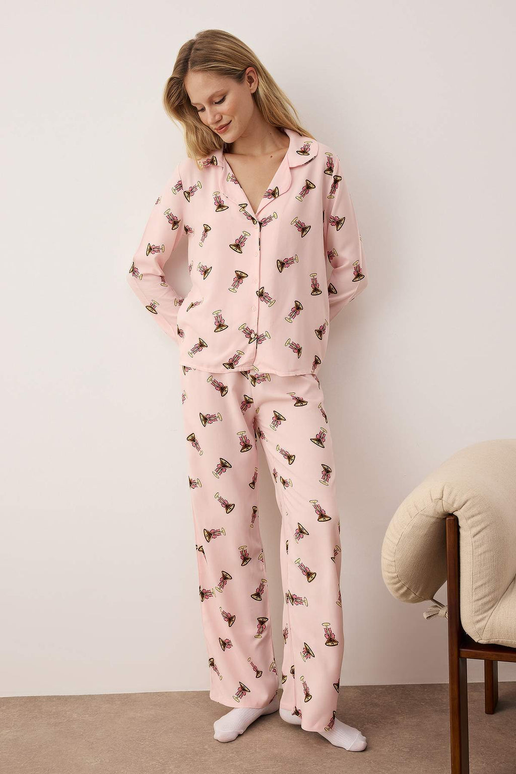 Pembe-Çok Renkli Baskılı Viskon Dokuma Pijama Takımı THMAW26PT00149