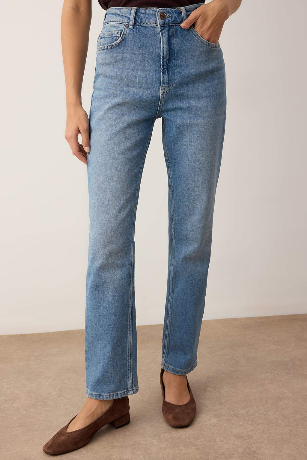 Mavi Yüksek Bel Comfort/Esnek Slim Fit Mom Jeans TWOAW26JE00229