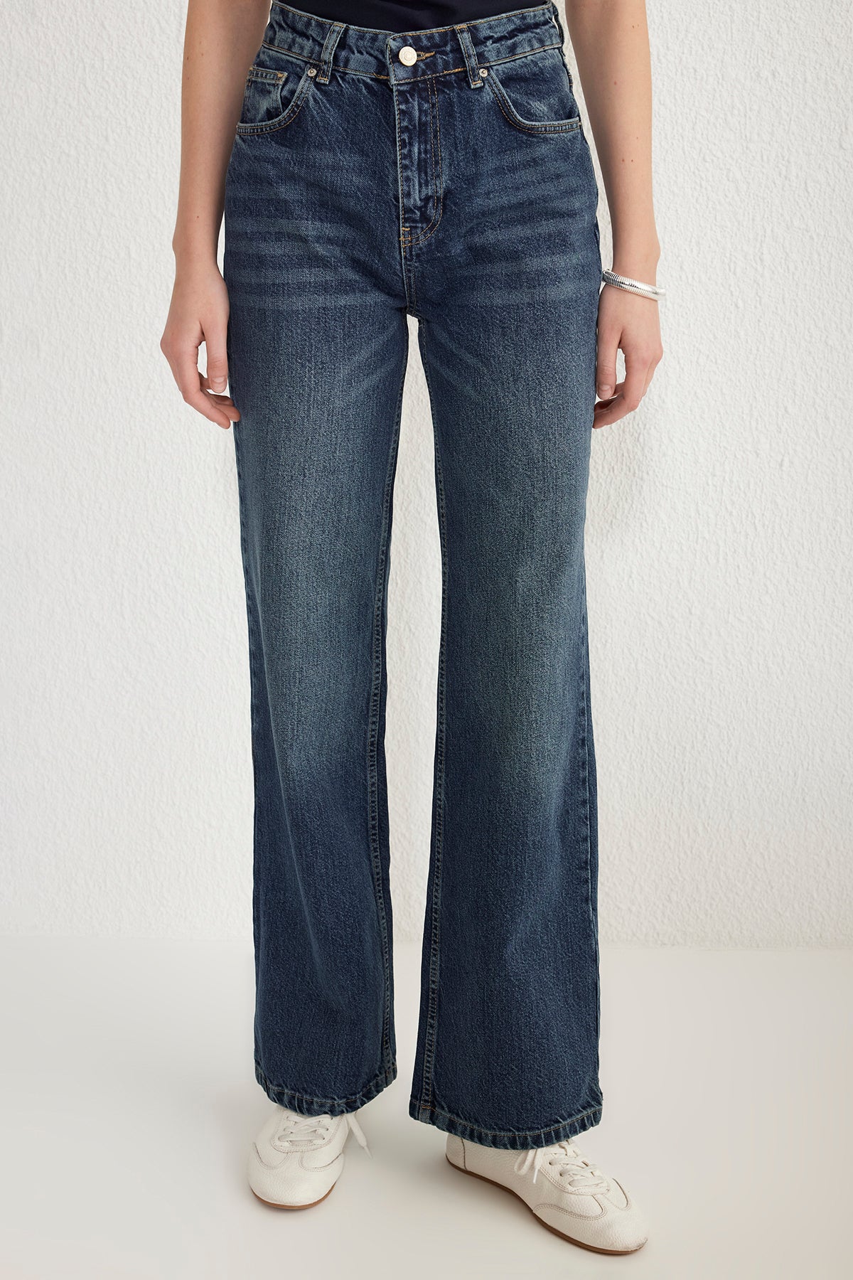 Trendyolmilla Açık Mavi Premium Yüksek Bel Wide Leg Jeans TWOSS25JE00089