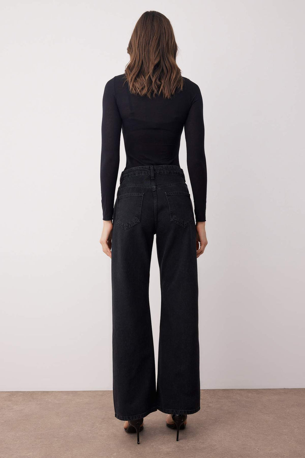 Siyah Yüksek Bel Taş Detaylı Geniş Paça Wide Leg Jeans TWOAW26JE00116