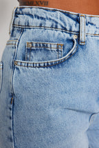 Trendyolmilla Mavi Yüksek Bel Mom %100 Pamuk Non-Stretch Jeans TWOAW24JE00076