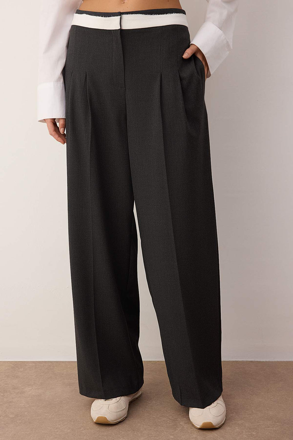Antrasit Bel Ek Kumaş Detaylı Wide Leg/Geniş Paça Kumaş Pantolon TWOAW26PL00048