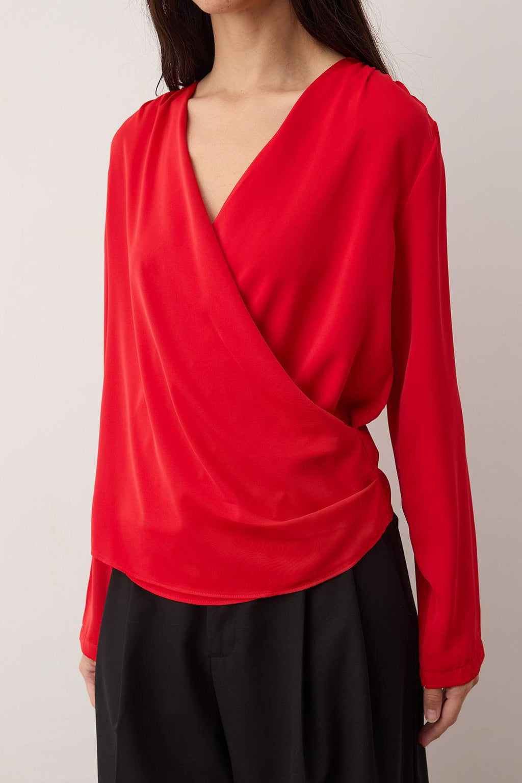 Trendyolmilla Siyah Kruvaze Saten Dokuma Bluz TWOAW24BZ00423