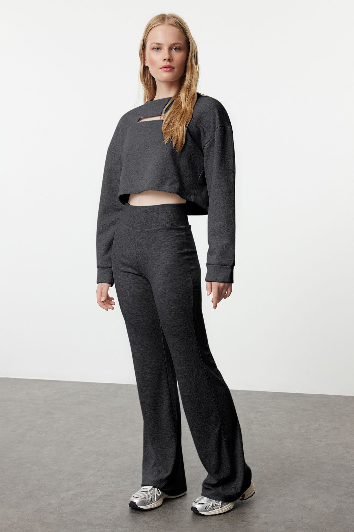Trendyolmilla Kahverengi Wide Leg/İspanyol Paça Yüksek Bel İnterlok Esnek Örme Pantolon TWOAW25PL00006